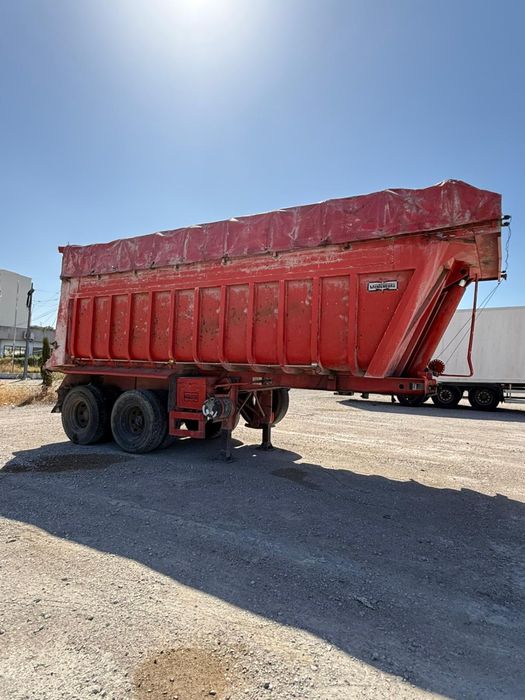 Reboque basculante Montenegro