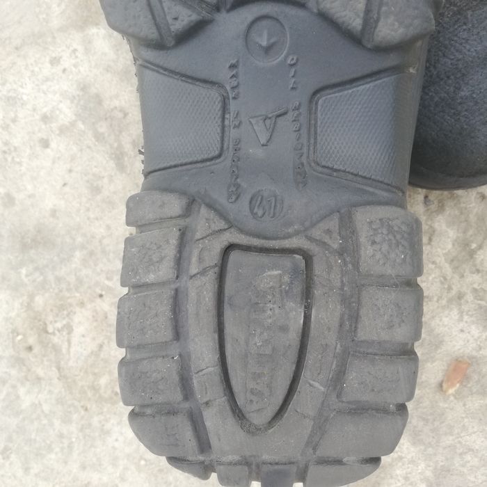 Продам робочие Ботинки новые