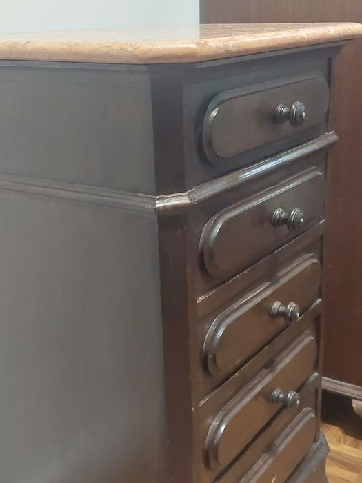 Armário - 5 gavetas, tampo em mármore rosa