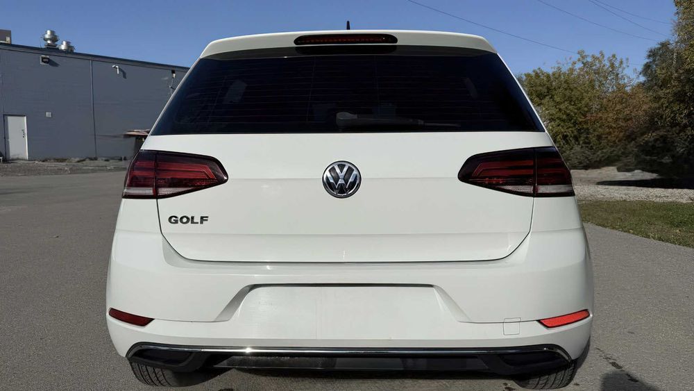 Volkswagen Golf      2019
