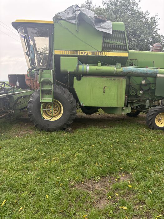Комбайн John Deer 1075