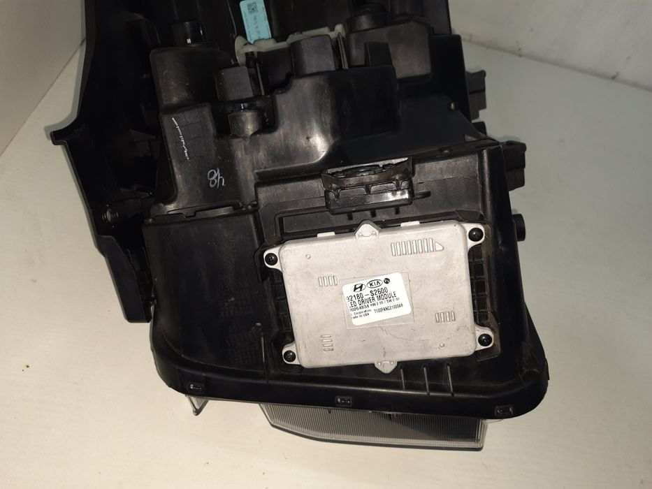 Фара Hyundai Santa Fe 2022 правая Led ДХО USA