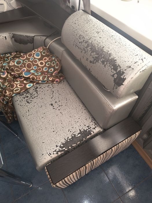 Продам кухонний угол под перетяжку