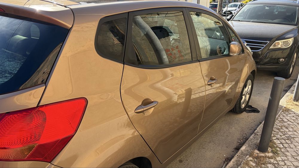 Kia Venga 1.4 TX ISG 90 cv — photo 3