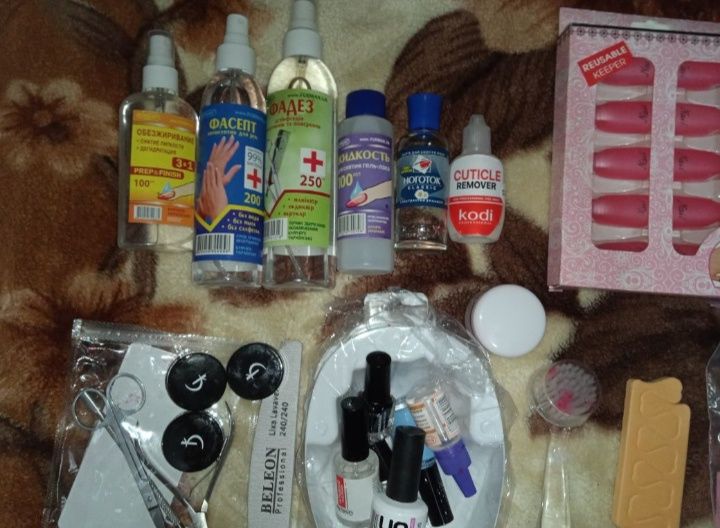 Продам б/у стартовий манікюрний набір
