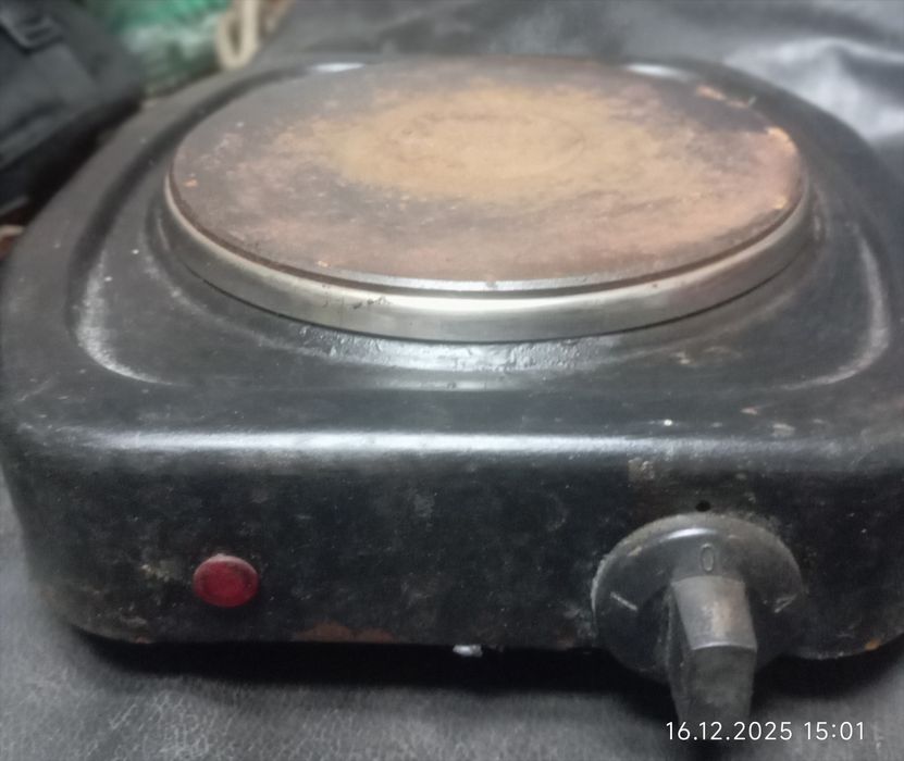 Продам єлектроплитки б.в. все працює.