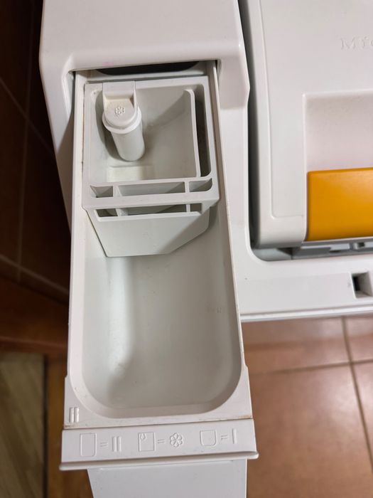 Пральна машина Miele  W 627 F