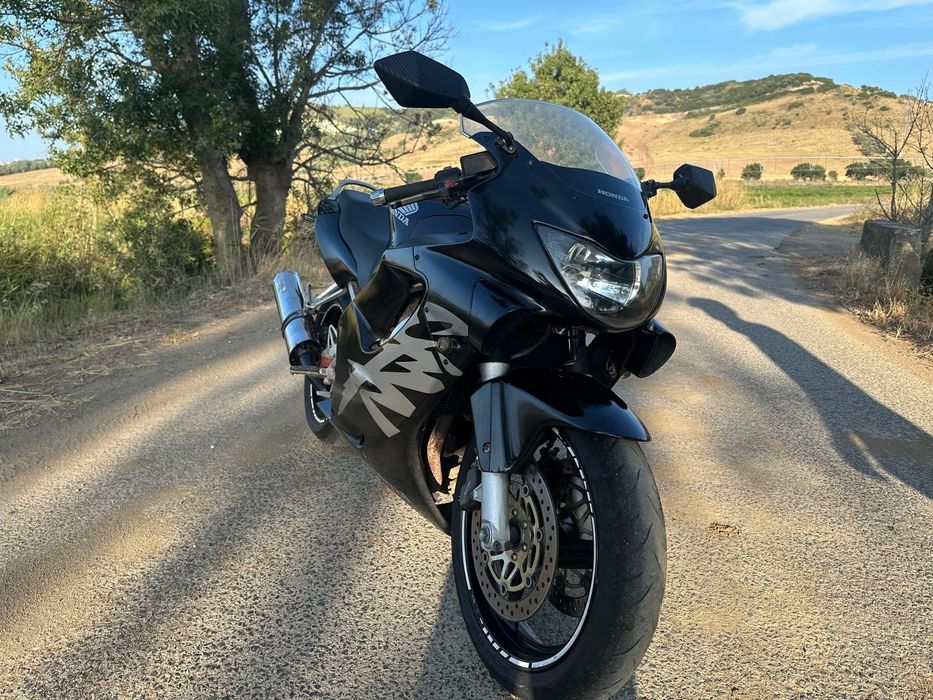 Honda cbr  600 f4