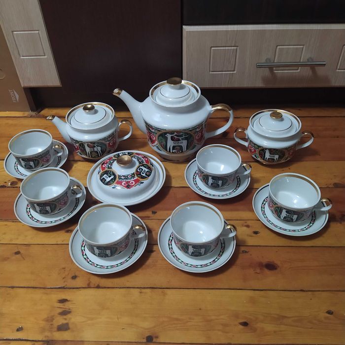 Часть сервиза Пасхальный. Великодній. Тернопольский фарфоровый завод.