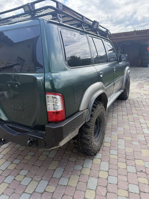 Джип Nissan Patrol
