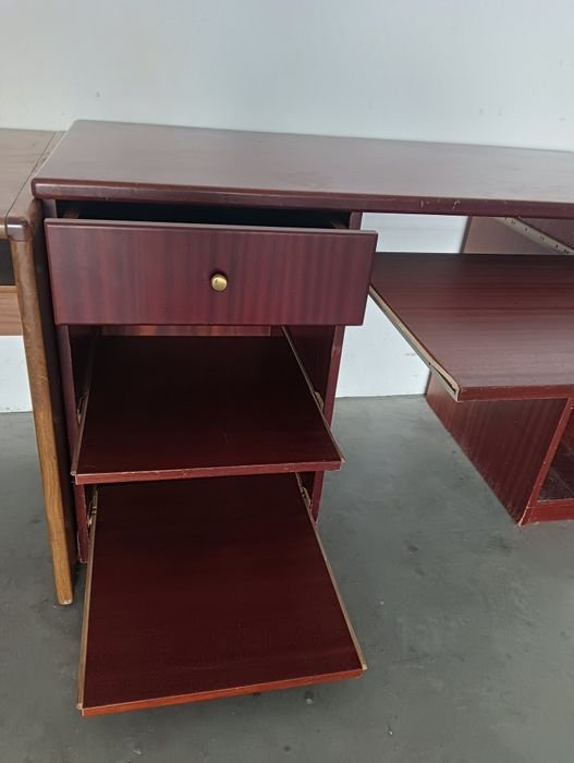 Secretária para computador e impressora