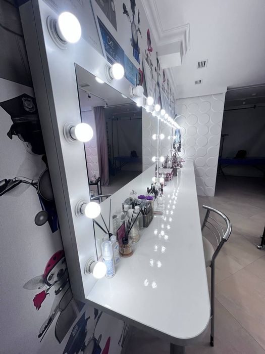 Зеркало для візажиста, бровиста, гримерне місце