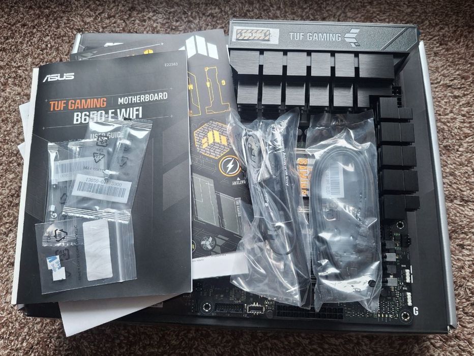 Материнська плата ASUS TUF GAMING B650-E WIFI (90MB1GT0-M0EAY0)