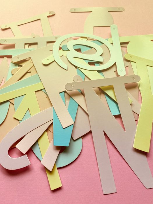 Grinalda alfabeto cores pasteis