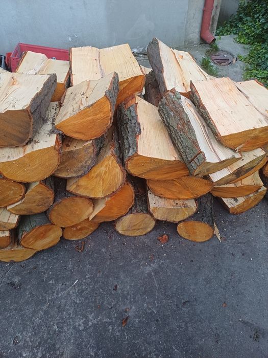 Drewno opałowe sosna i też gatunki liściaste