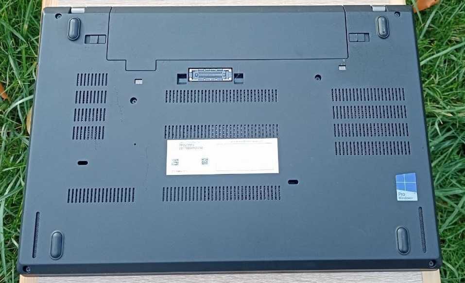 Ультрабук\ 14" FullHD IPS \ Intel i5-6300\ ddr4\ ssd\ 7 годин