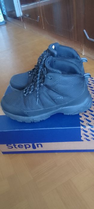 Продам зимові ботінки