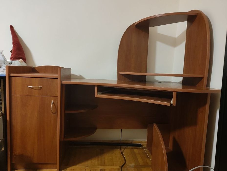 Продам комп'ютерний стіл