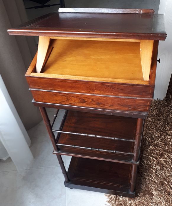 Mesa de leitura "da Bíblia ". Início séc. XX.