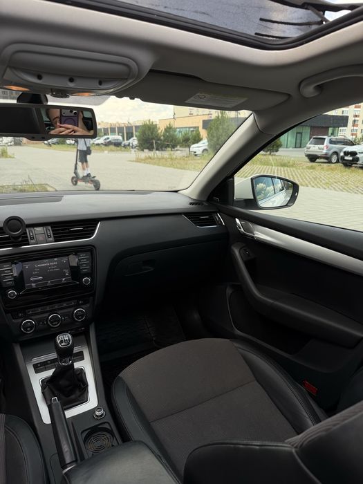 Skoda Octavia 2013 VIN TMBJD7NE4E0084921 фото оголошення 14 з 24