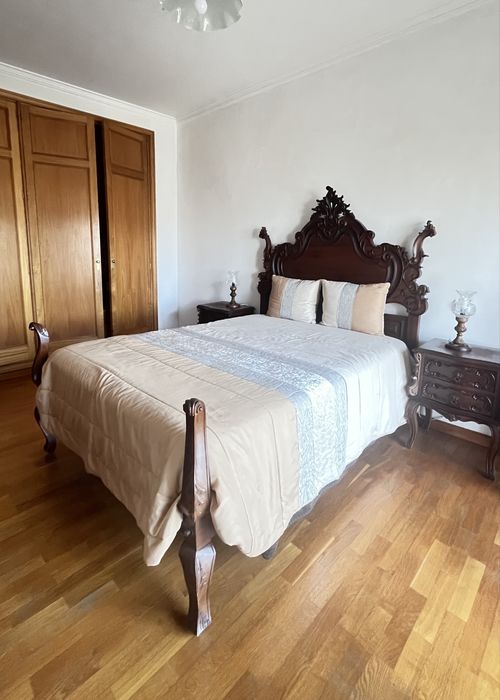 Cama de Casal em madeira