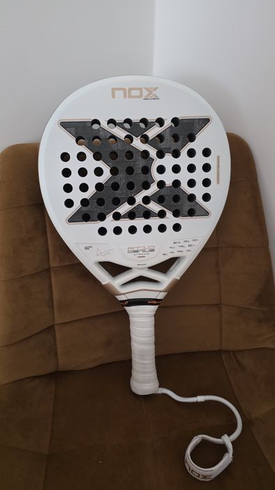 Raquete de Padel NOX AT10 Genius Agustín Tapia 2026 – Excelente Estado