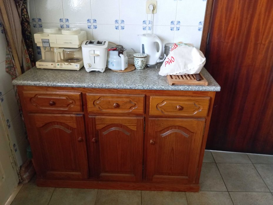2 armarios pinho, cozinha ou arrumação, muito bom estado