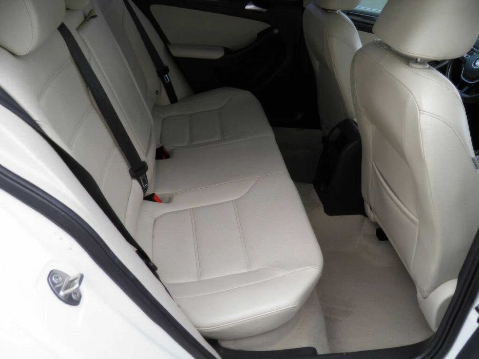 Volkswagen Jetta      2016