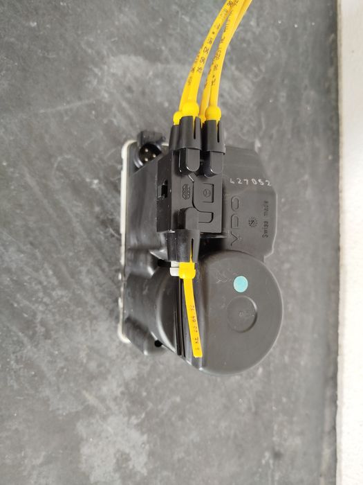 Compressor fecho central Mercedes 190