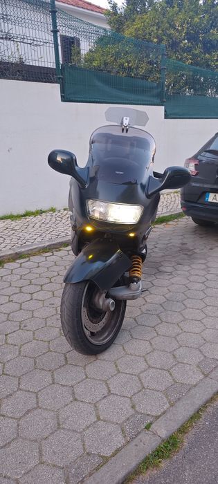 Mota Yamaha GTS 1000