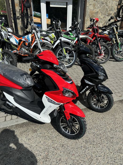 Скутер FORTE Canoe 150