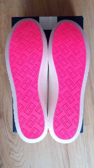 Tenisówki marki Tommy Jeans - rozmiar 42 - nowe