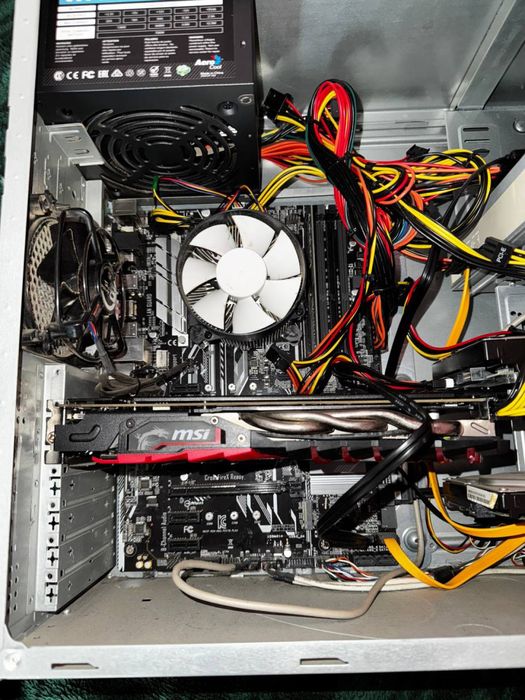 Компʼютер для роботи, мінімальних ігор