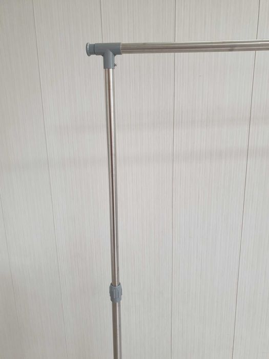 wieszak nierdzewny regulowany wys. 176 cm  składany