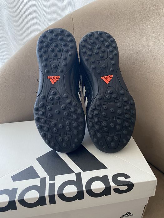 Футзалкі кросівки adidas оригінал