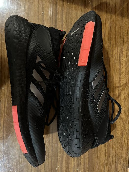 Кросівки  adidas Взуття для бігу Pulse Boost Hd M EG9970 Чорний