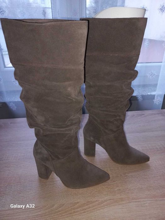 Kozaki SAWAY damskie zamszowe kolor beżowy Rozmiar 37