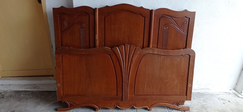 Quarto vintage com colchão
