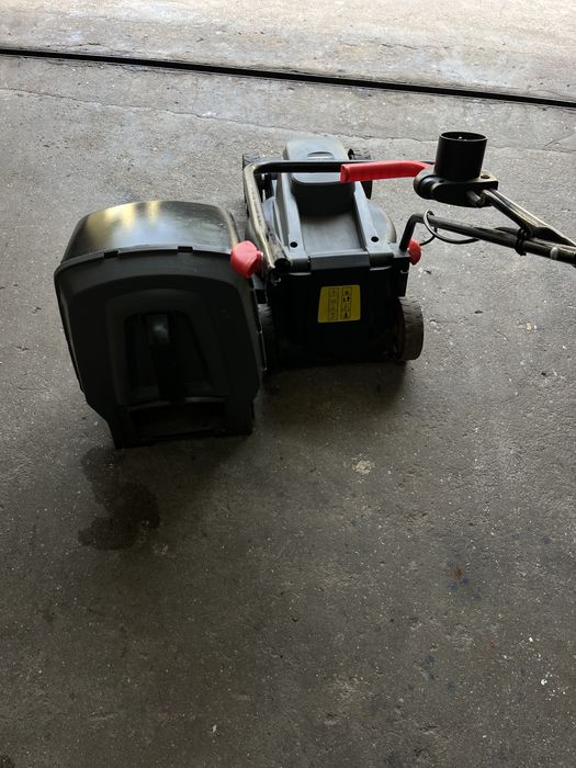 Cortador de relva electrico