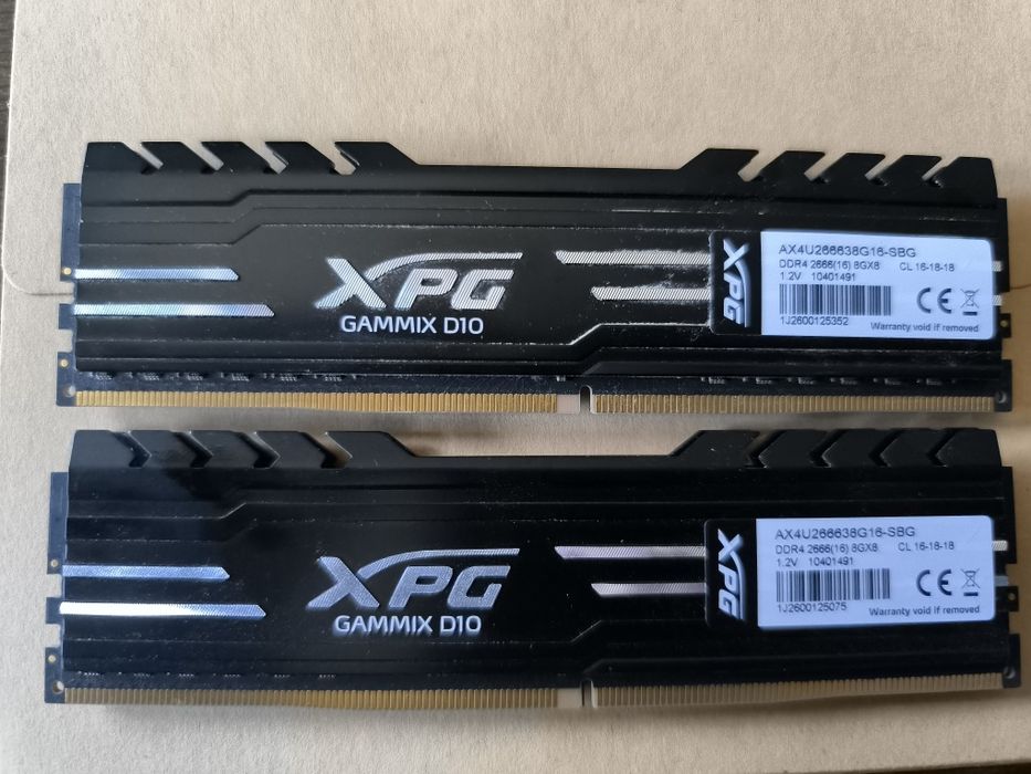 Pamięć RAM ADATA XPG GAMMIX D10 16GB (2x8GB) DDR4 AX4U266638G16-SBG