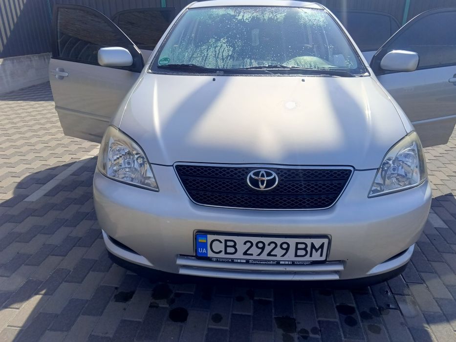 TOYOTA COROLLA в гарному стані, салон не затертий, машина стоїть майже двох роки без експлуатації. Авто варте уваги .