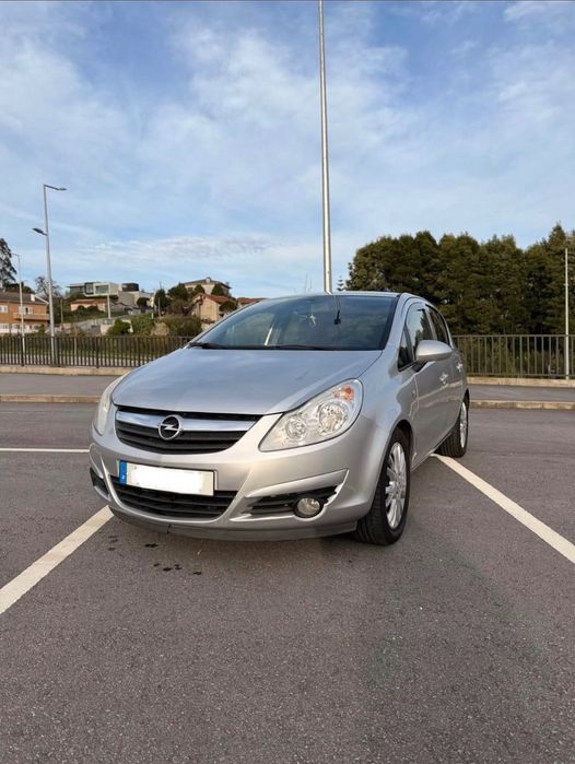 Opel Corsa em ótimo estado geral