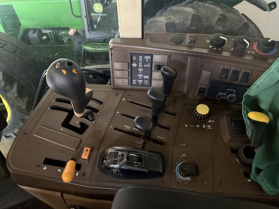 John deere 6910 2001 року
