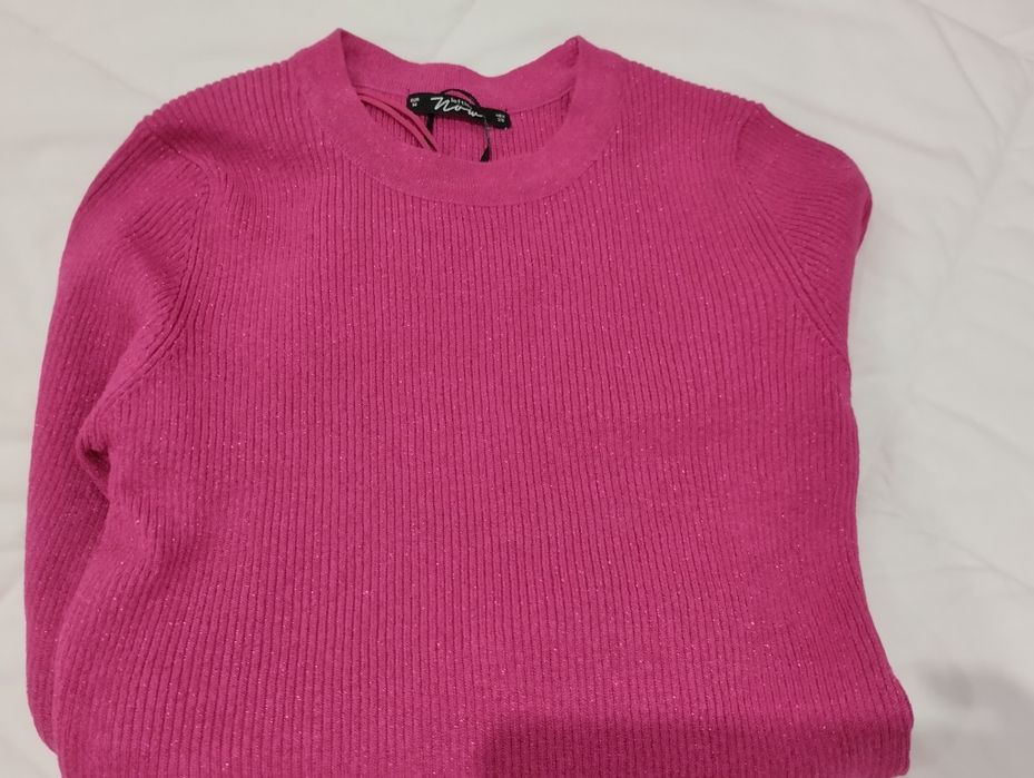 Camisola com brilhos cor de rosa. Também M