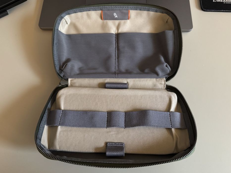 Organizer Bellroy Tech Kit zielony