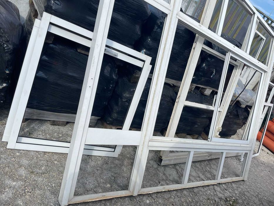 Estruturas de alumínio branco