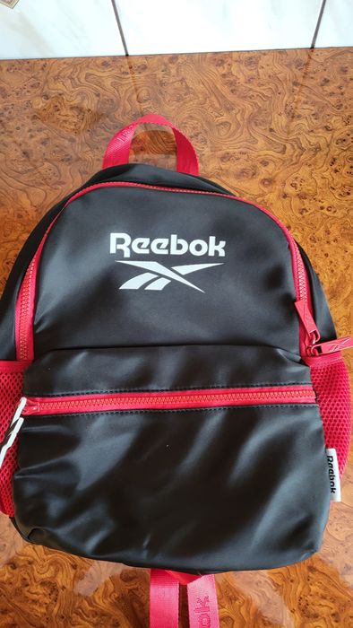 Plecak reebok czarno czerwony