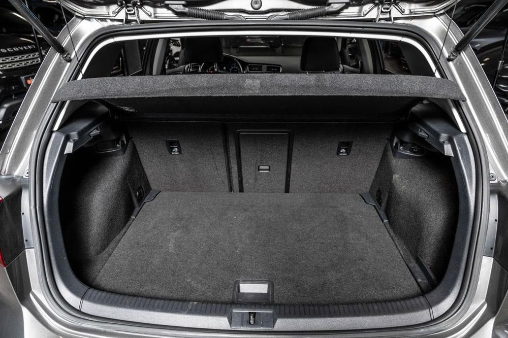 Volkswagen E-Golf 2015 року з Європи