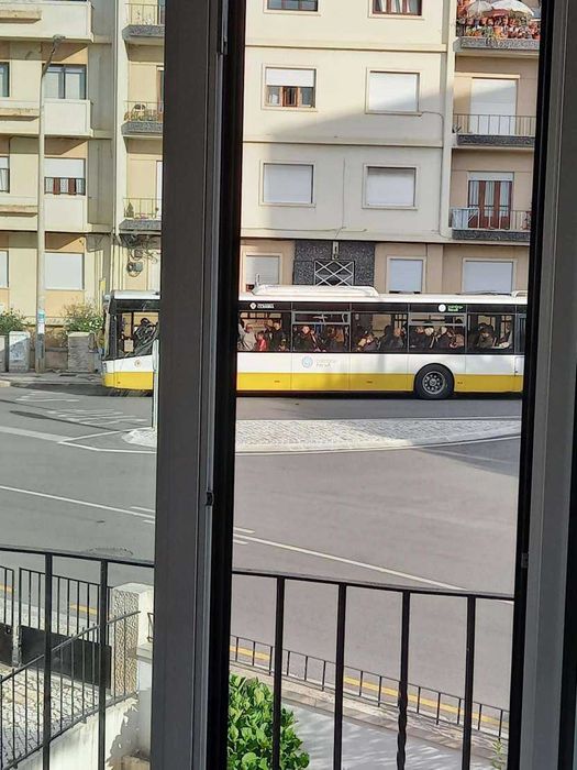 Arrendo apartamento c/3 quartos e 2 casas de banho no 3ºandar- Coimbra