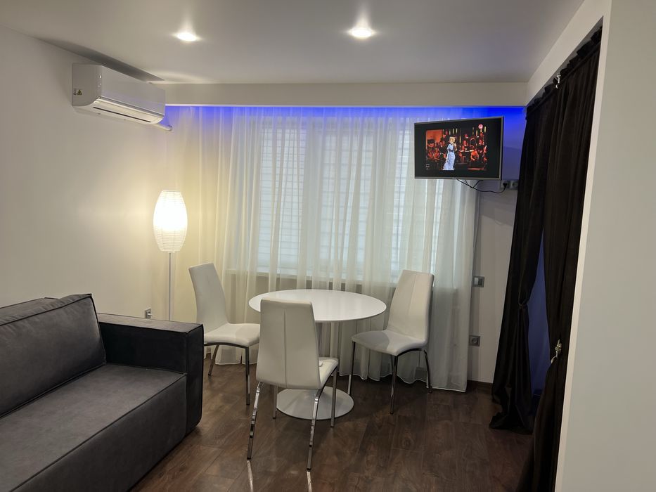 Квартира СВІТЛО ЗАВЖДИподобово погодино , квартира посуточно почасово